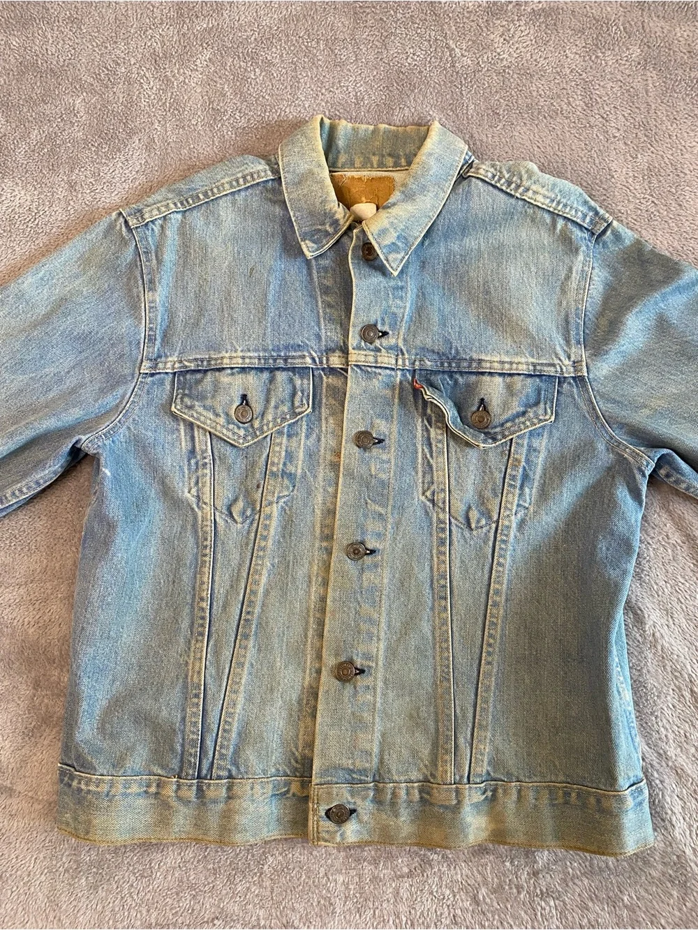 VTG Levi's Light-Wash Denim Trucker Jacket Sz 44 Red Tab 80s-90s Distressed Worn